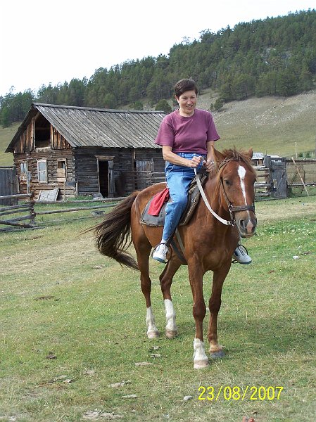 100_2619.JPG - Na buriatskom koni, to by lo! ***** On the Buryat horse, good idea!